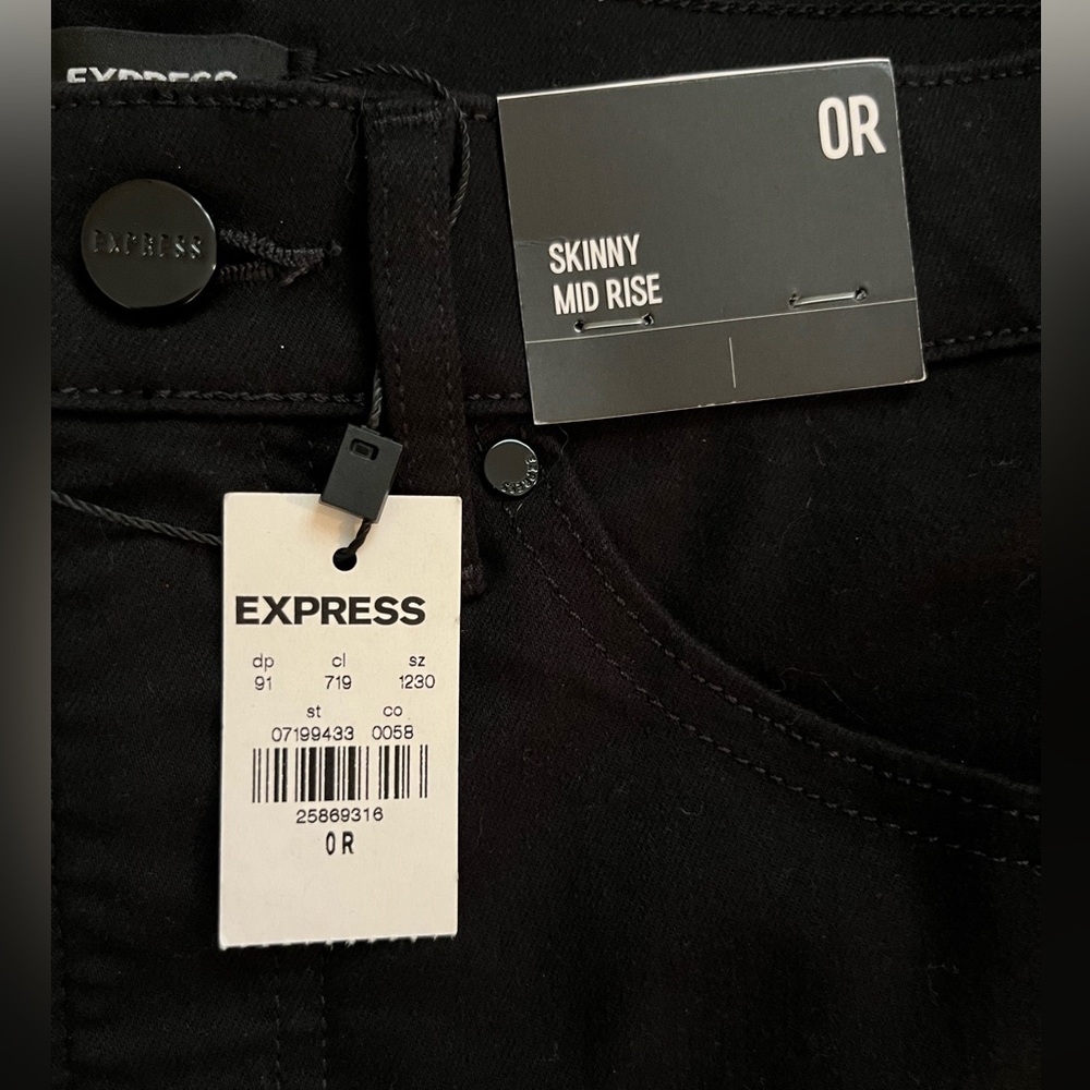 Express Black Skinny Mid Rise Jeans NWT 0R
